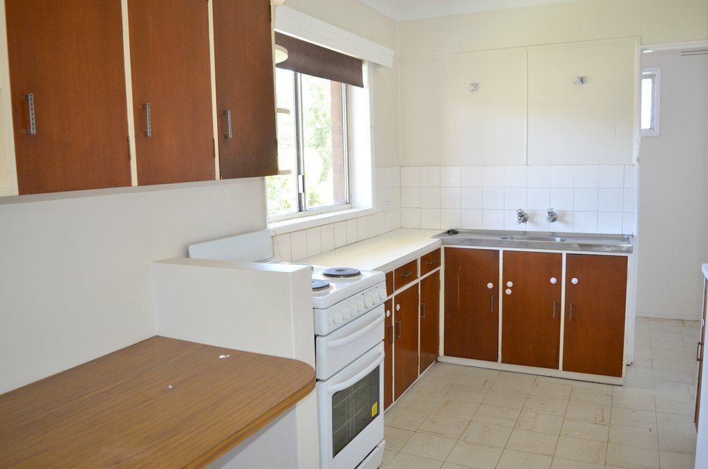 4/201 Lake Albert Road KOORINGAL 3