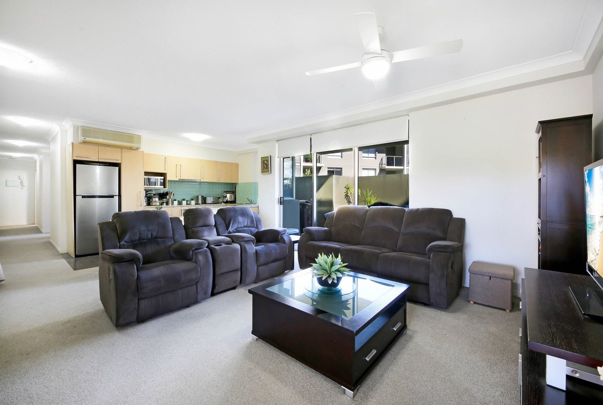 4206/12 Executive Drive Burleigh Waters 6