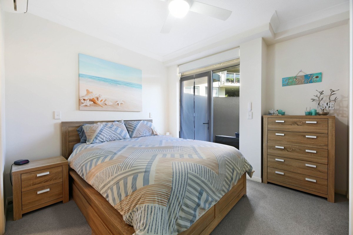 4206/12 Executive Drive Burleigh Waters 7