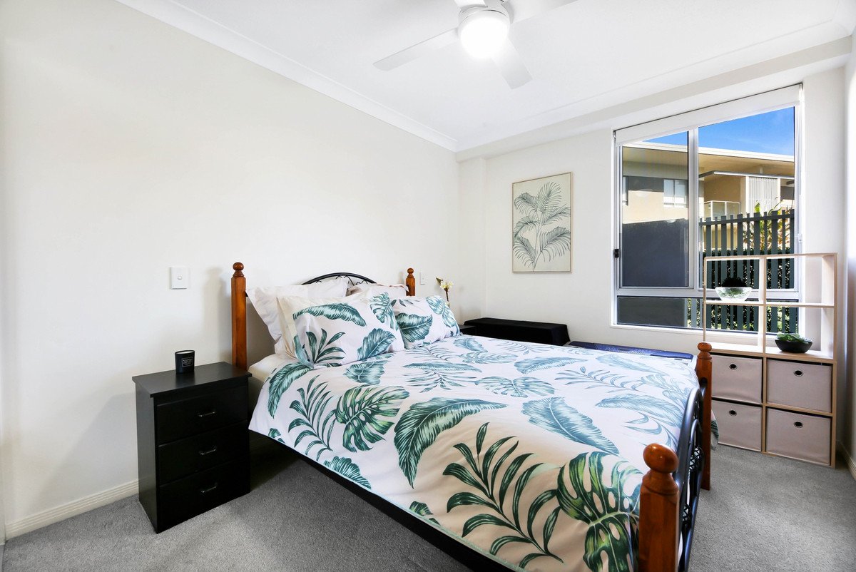 4206/12 Executive Drive Burleigh Waters 9