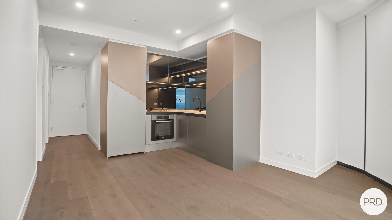 4209/138 Spencer Street MELBOURNE 2