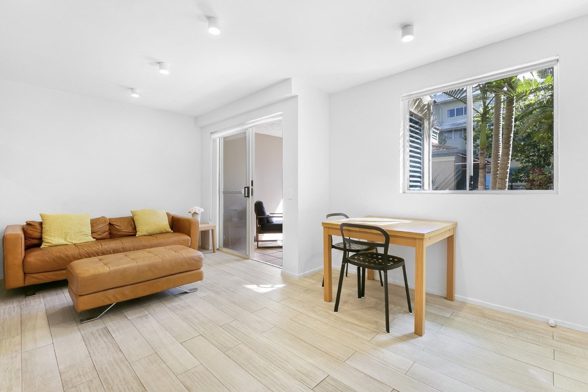 4/21-25 Peerless Avenue Mermaid Beach 7