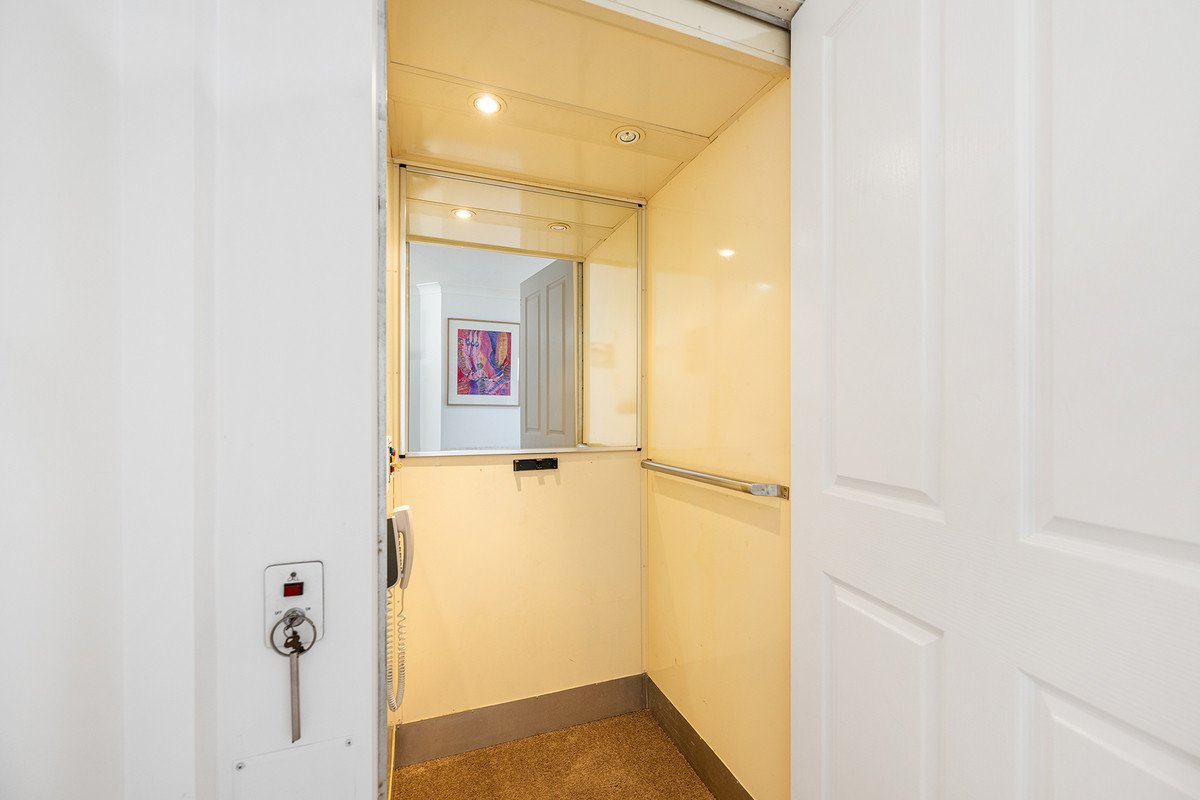 4/21 Beachcomber Court Burleigh Waters 4