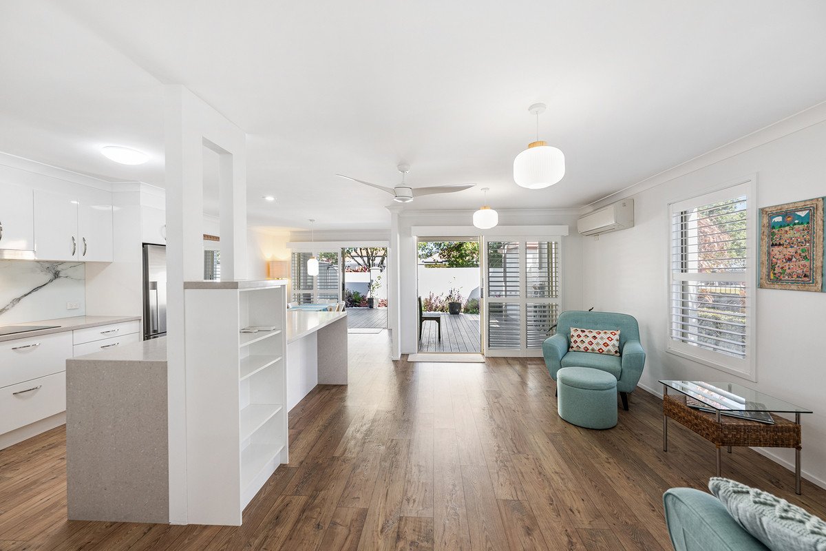 4/21 Beachcomber Court Burleigh Waters 6