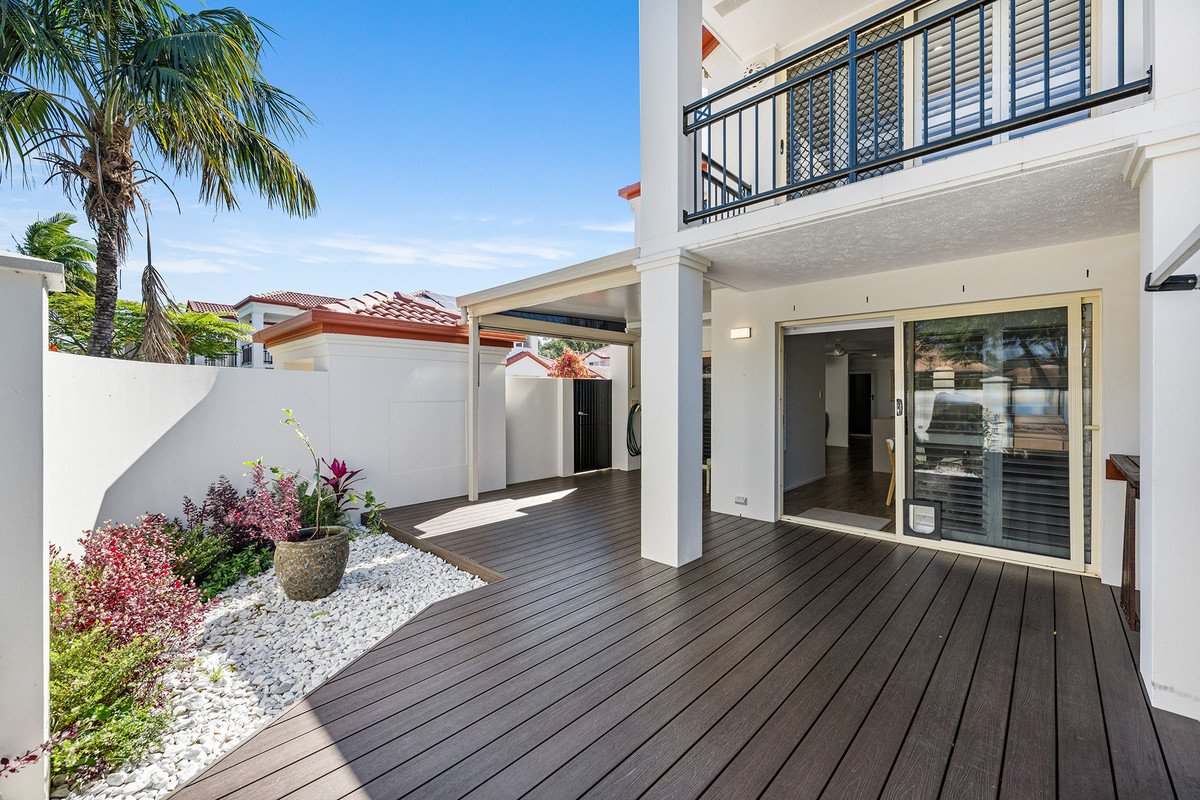 4/21 Beachcomber Court Burleigh Waters 9