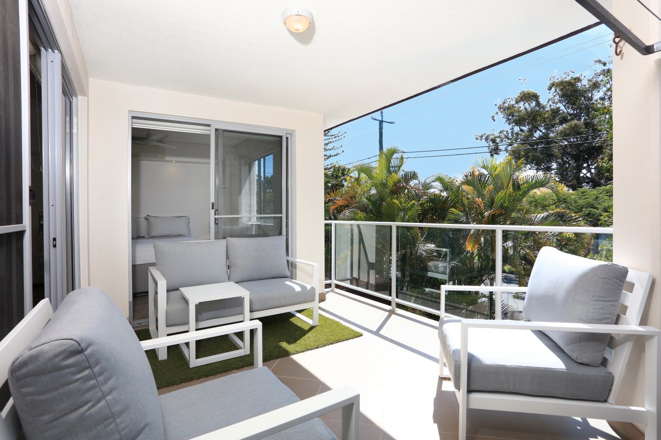 4/21 Middle Street LABRADOR 2