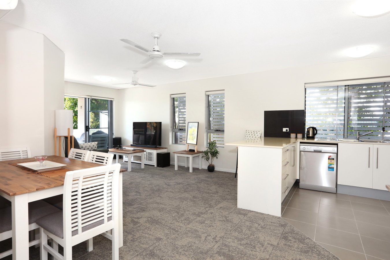 4/21 Middle Street LABRADOR 3