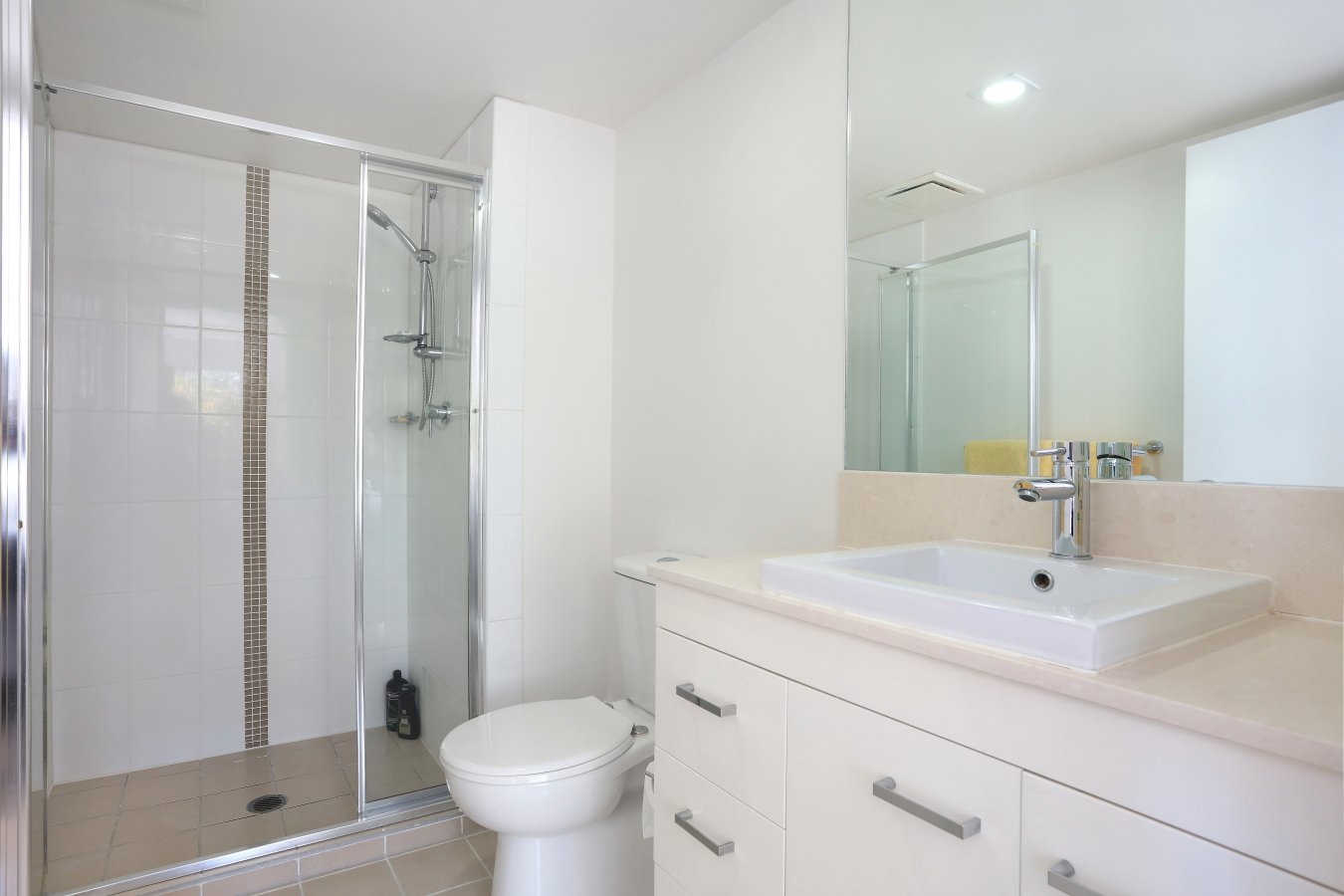 4/21 Middle Street LABRADOR 10