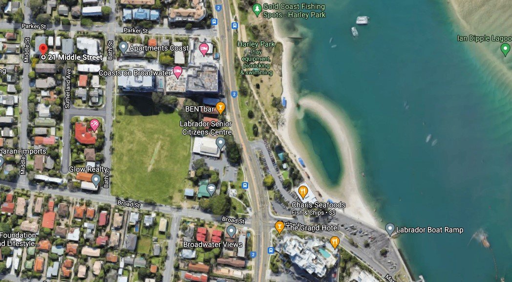 4/21 Middle Street LABRADOR 17