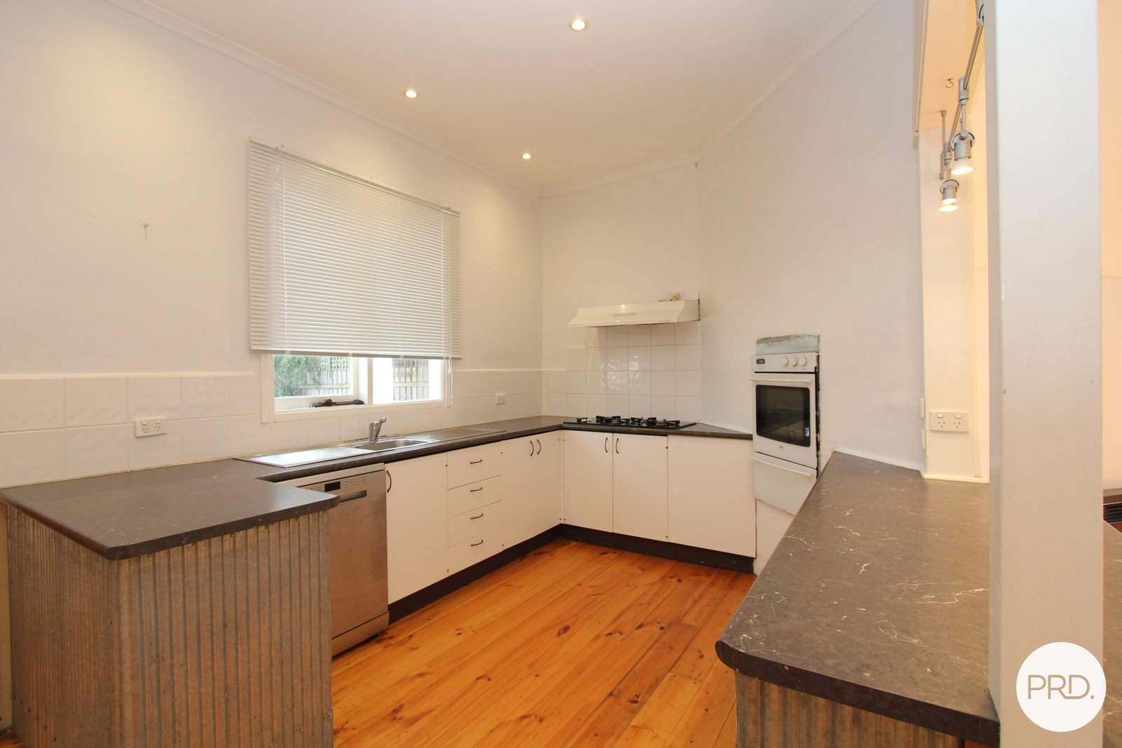 421 Nicholson Street BLACK HILL 7