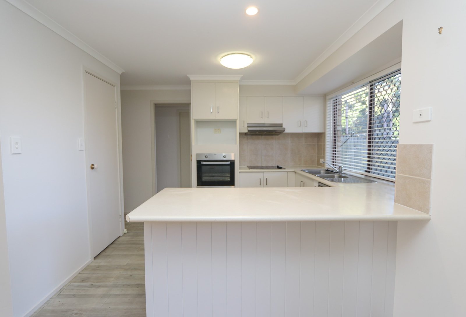 4/212 Central Street LABRADOR 7