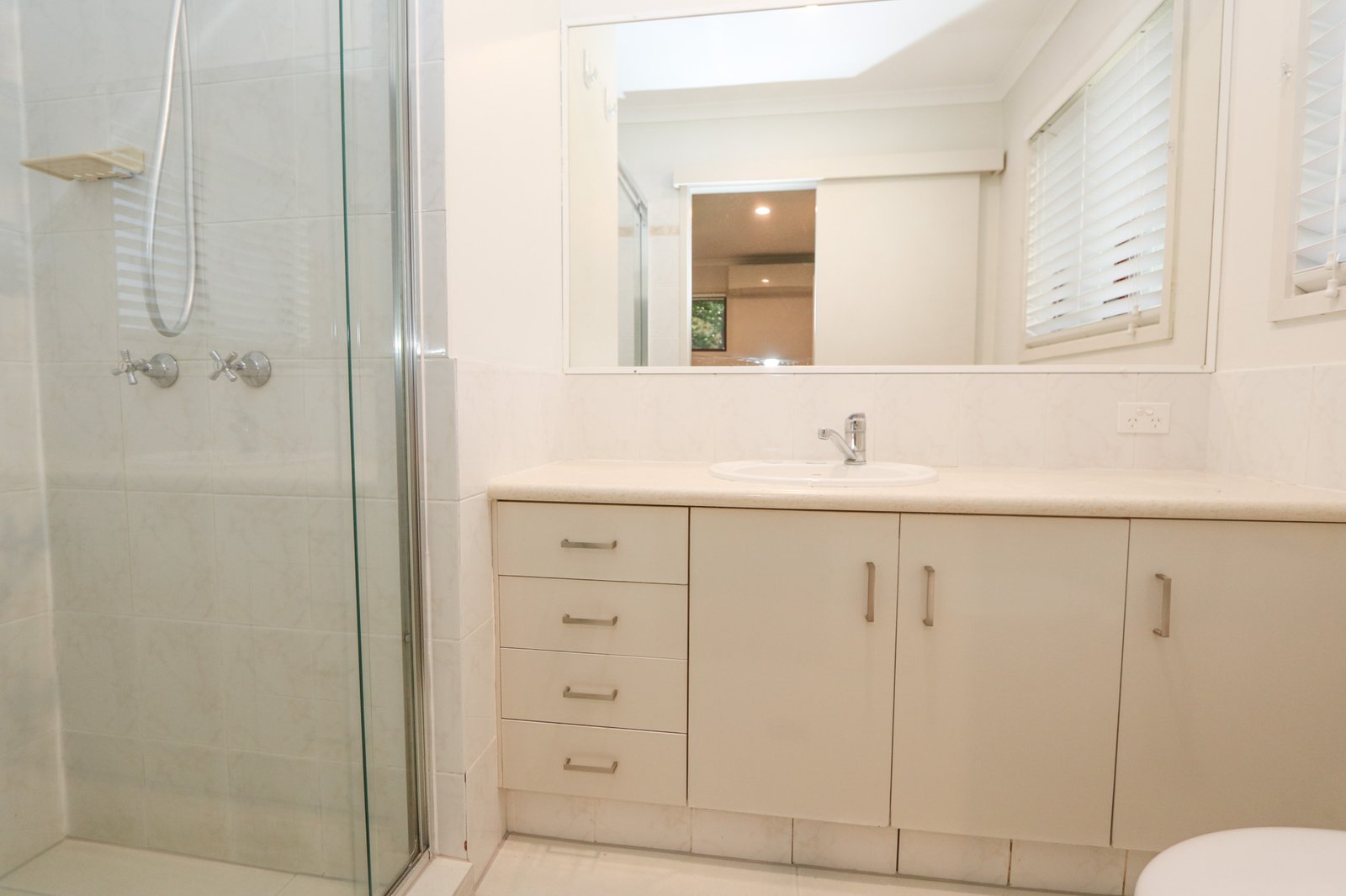 4/212 Central Street LABRADOR 9