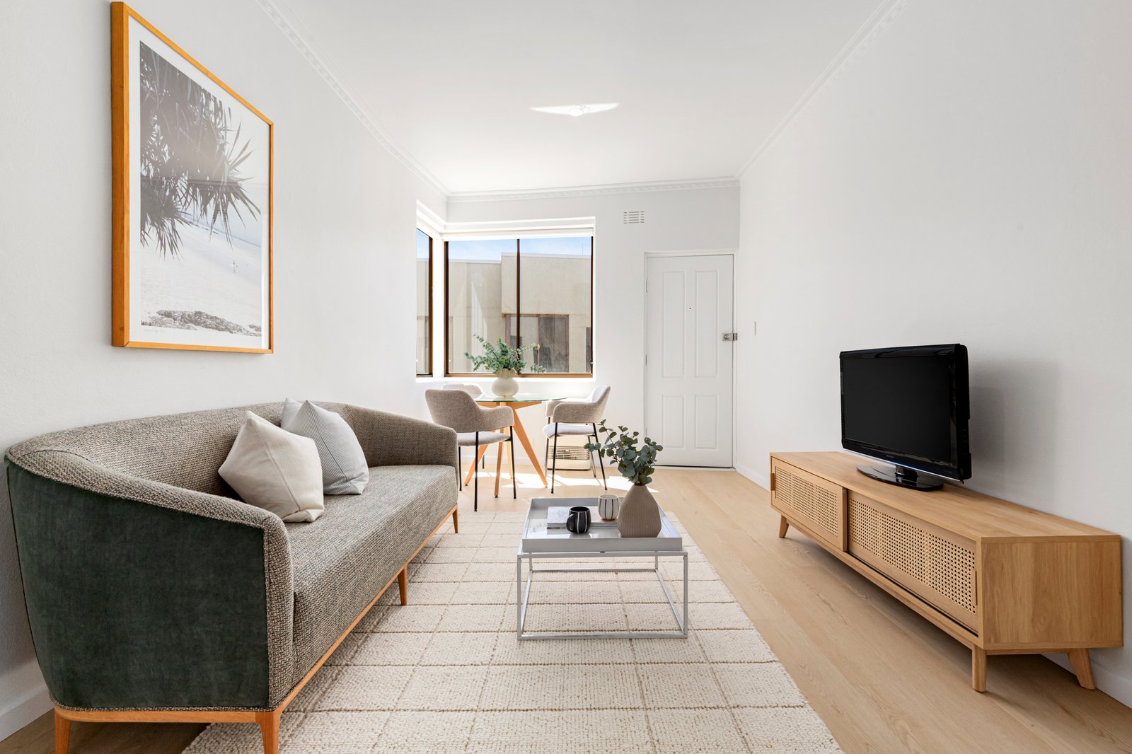 Gallery: 4/214 Beach Road