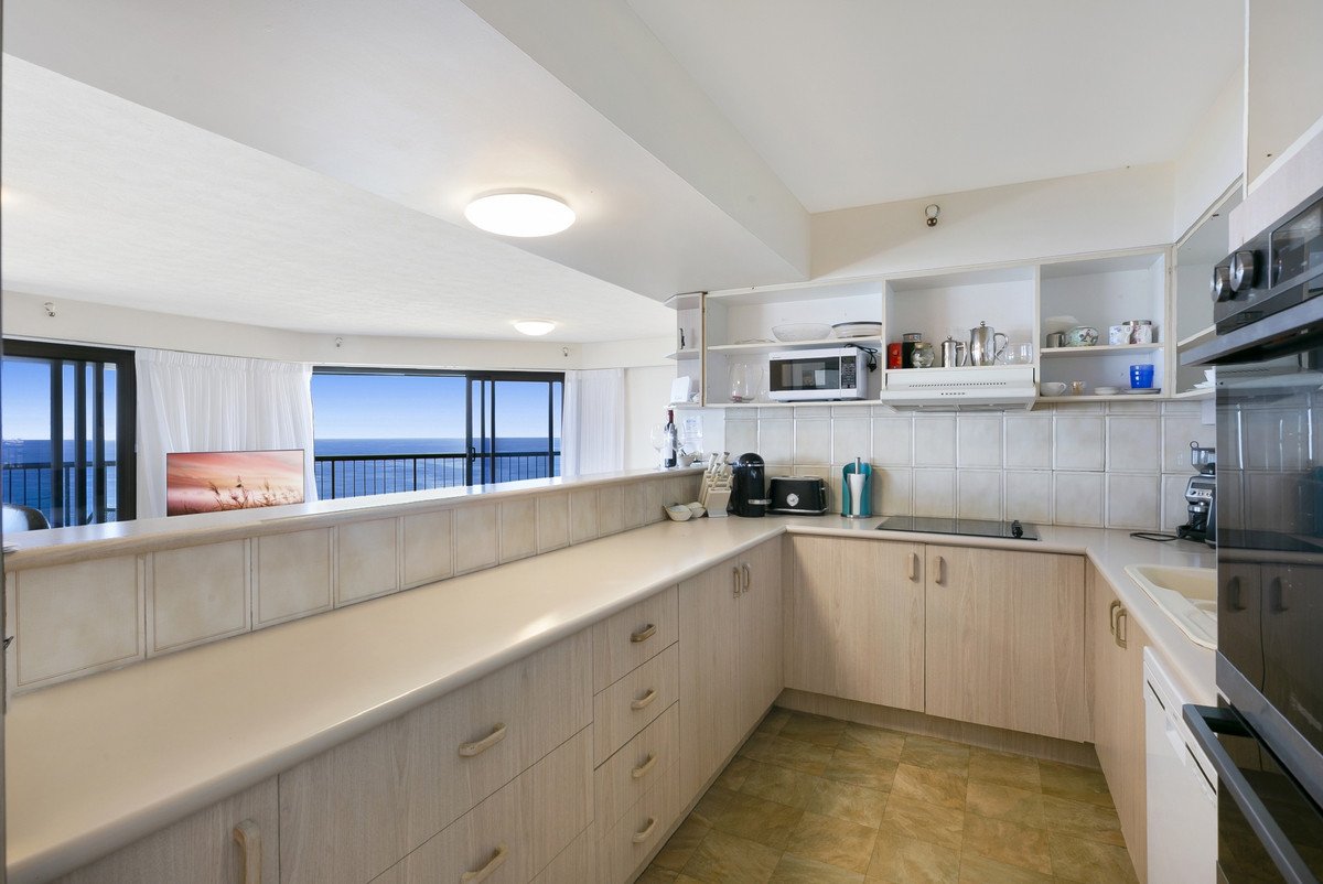 42/146 The Esplanade Burleigh Heads 19