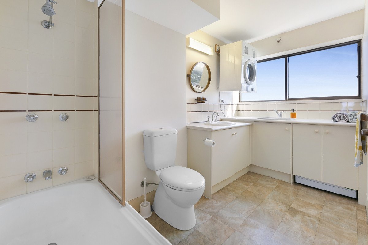 42/146 The Esplanade Burleigh Heads 25