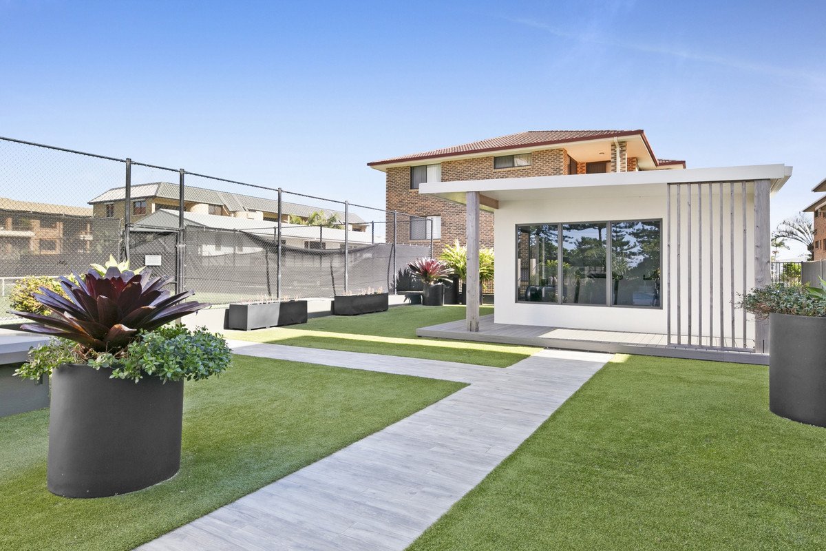 42/146 The Esplanade Burleigh Heads 32