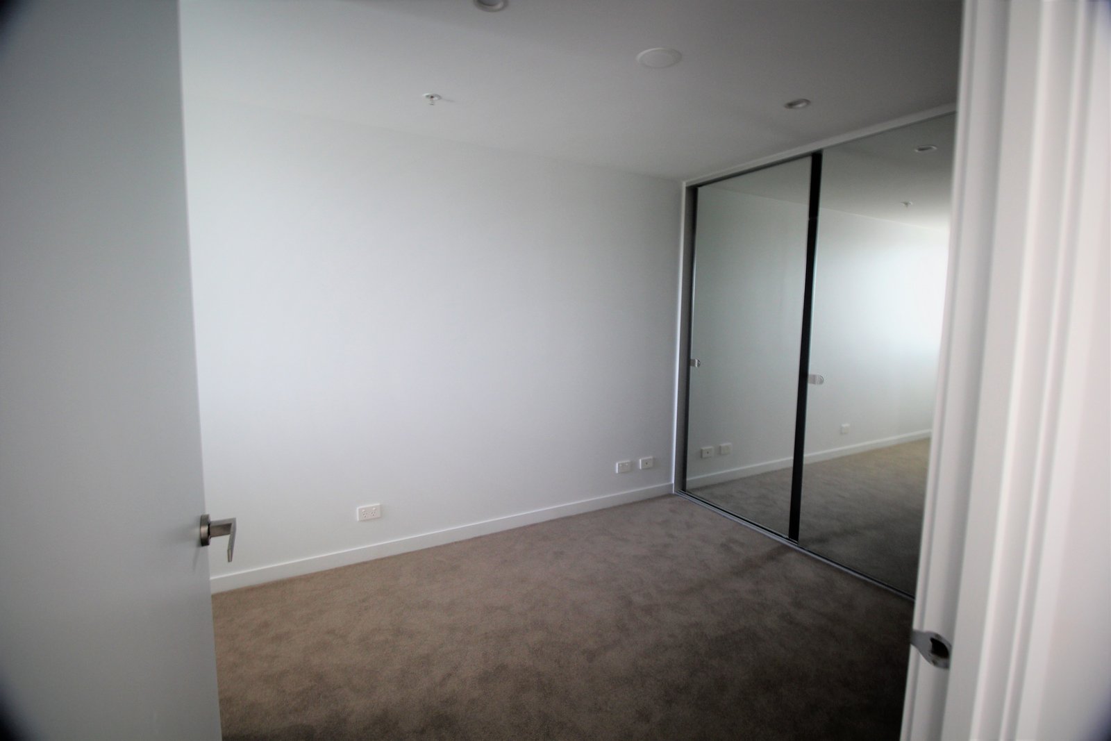 Gallery: 421/70 Batesford Road