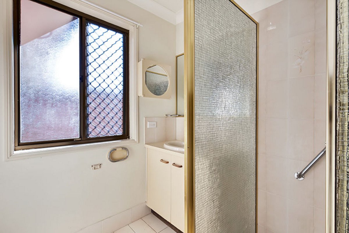 42/172 Barrier Reef Drive Mermaid Waters 11