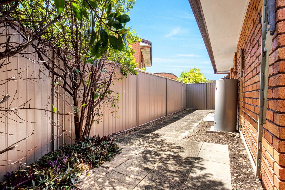 42/172 Barrier Reef Drive Mermaid Waters 13