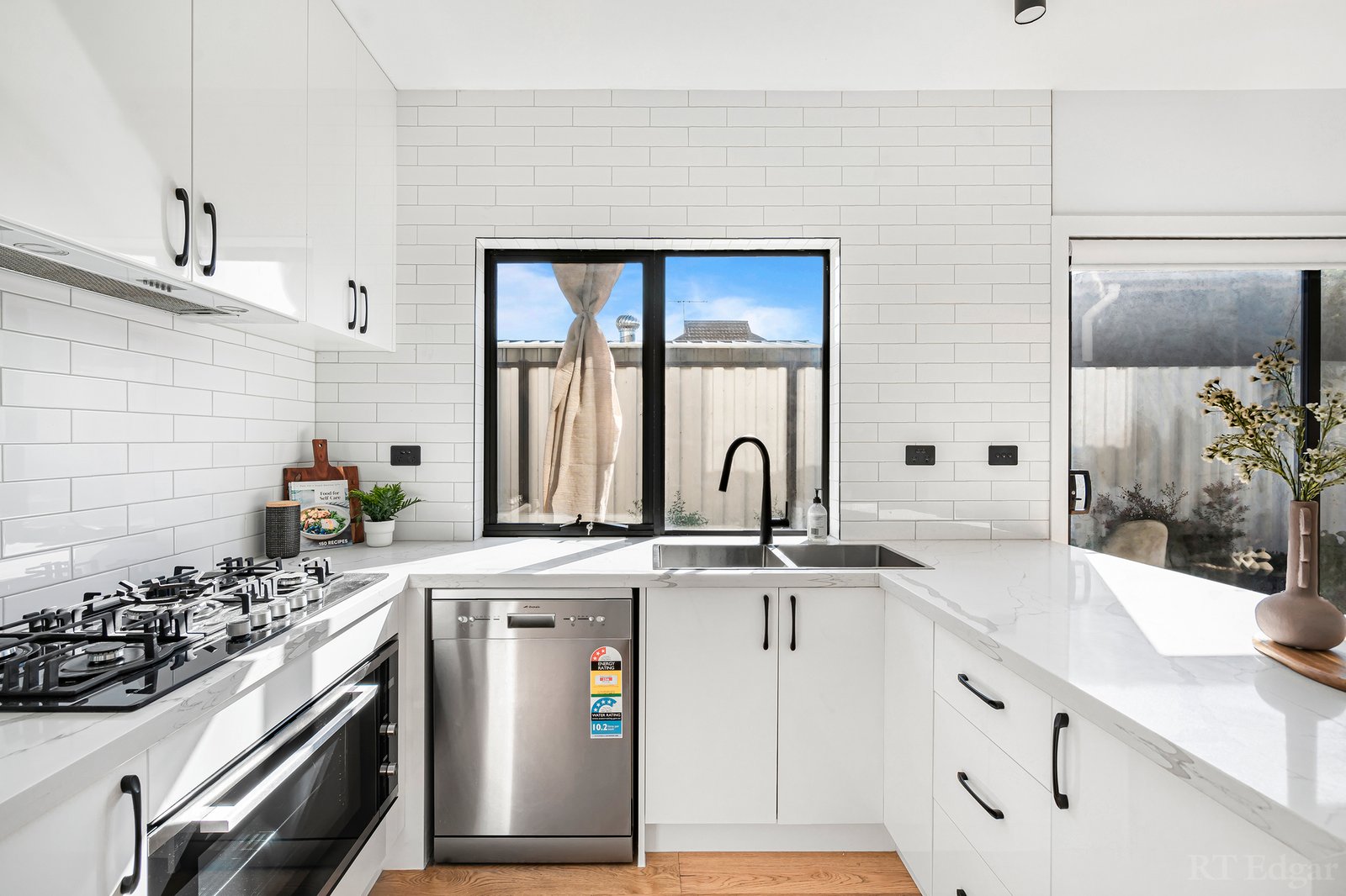 Real Estate and Property in 4/218 Union Street, Brunswick West, VIC