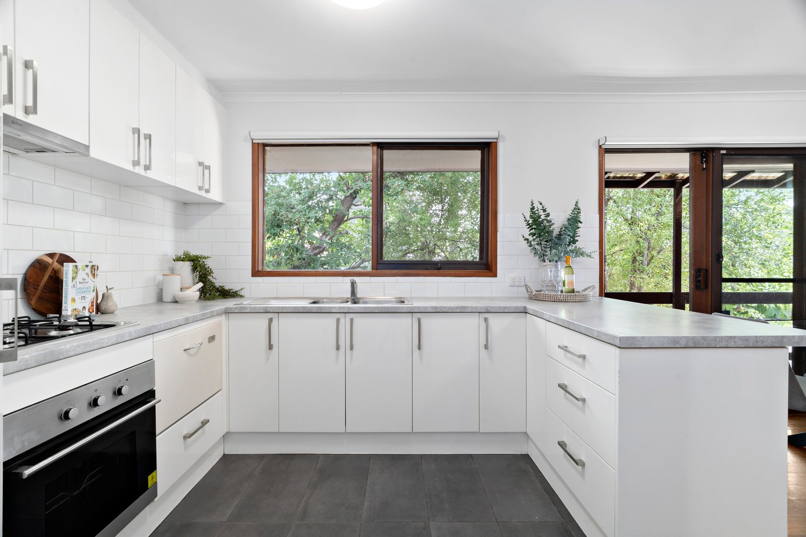 Gallery: 4/22-24 Denbigh Street