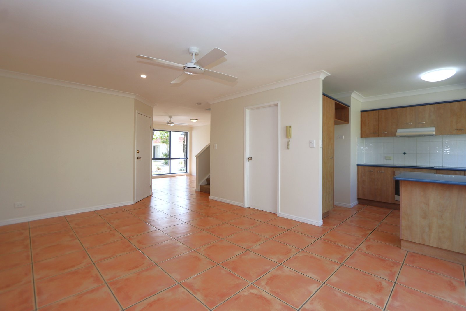 42/2 Studio Drive PACIFIC PINES 6