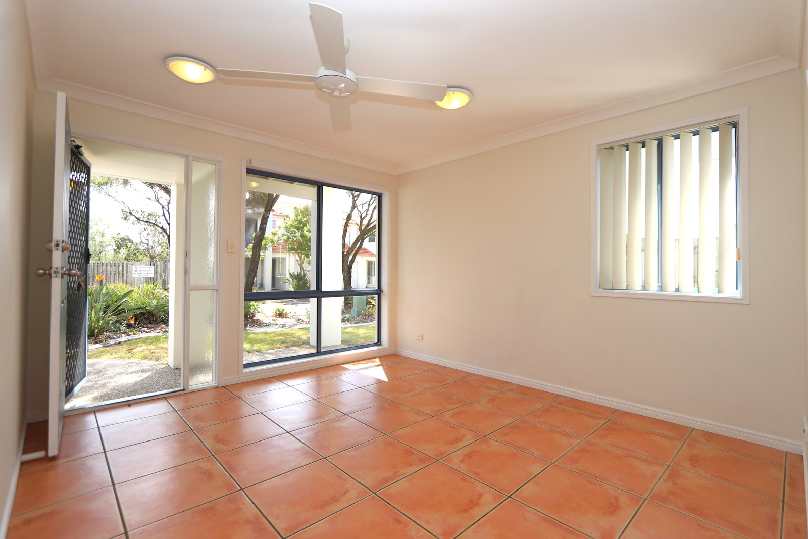 42/2 Studio Drive PACIFIC PINES 9