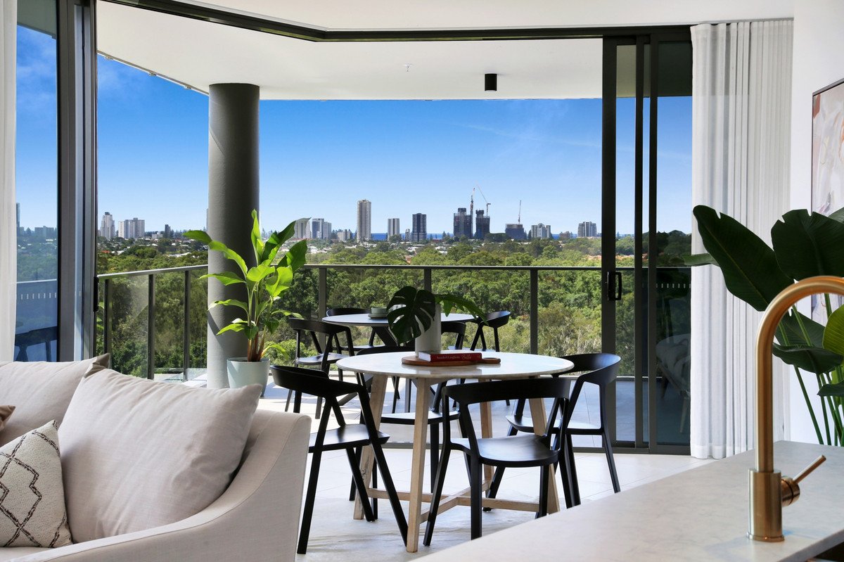 42/20 Executive Drive Burleigh Waters 2