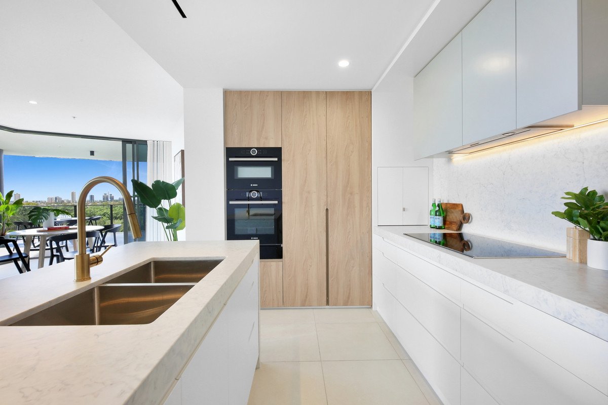42/20 Executive Drive Burleigh Waters 4