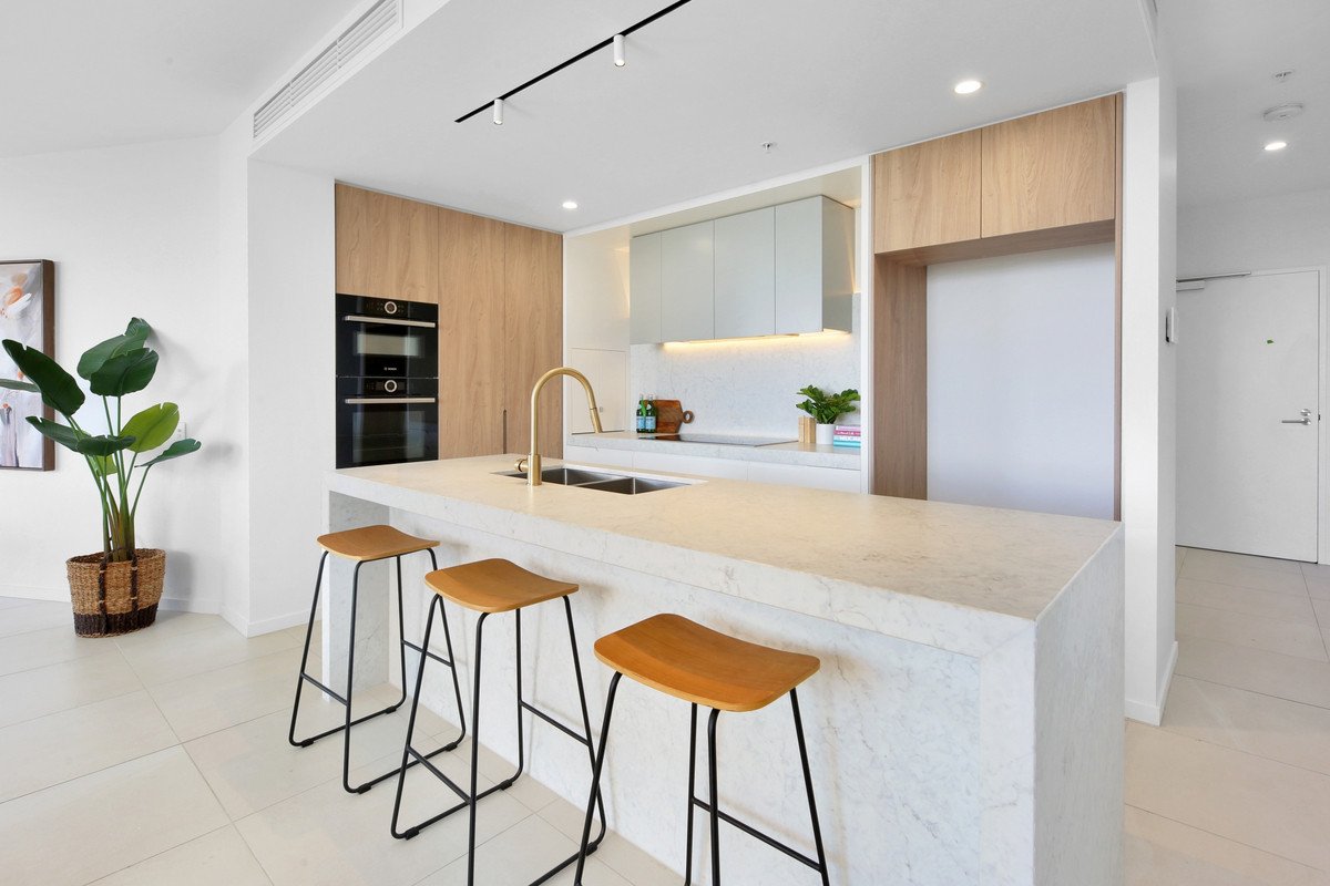 42/20 Executive Drive Burleigh Waters 5