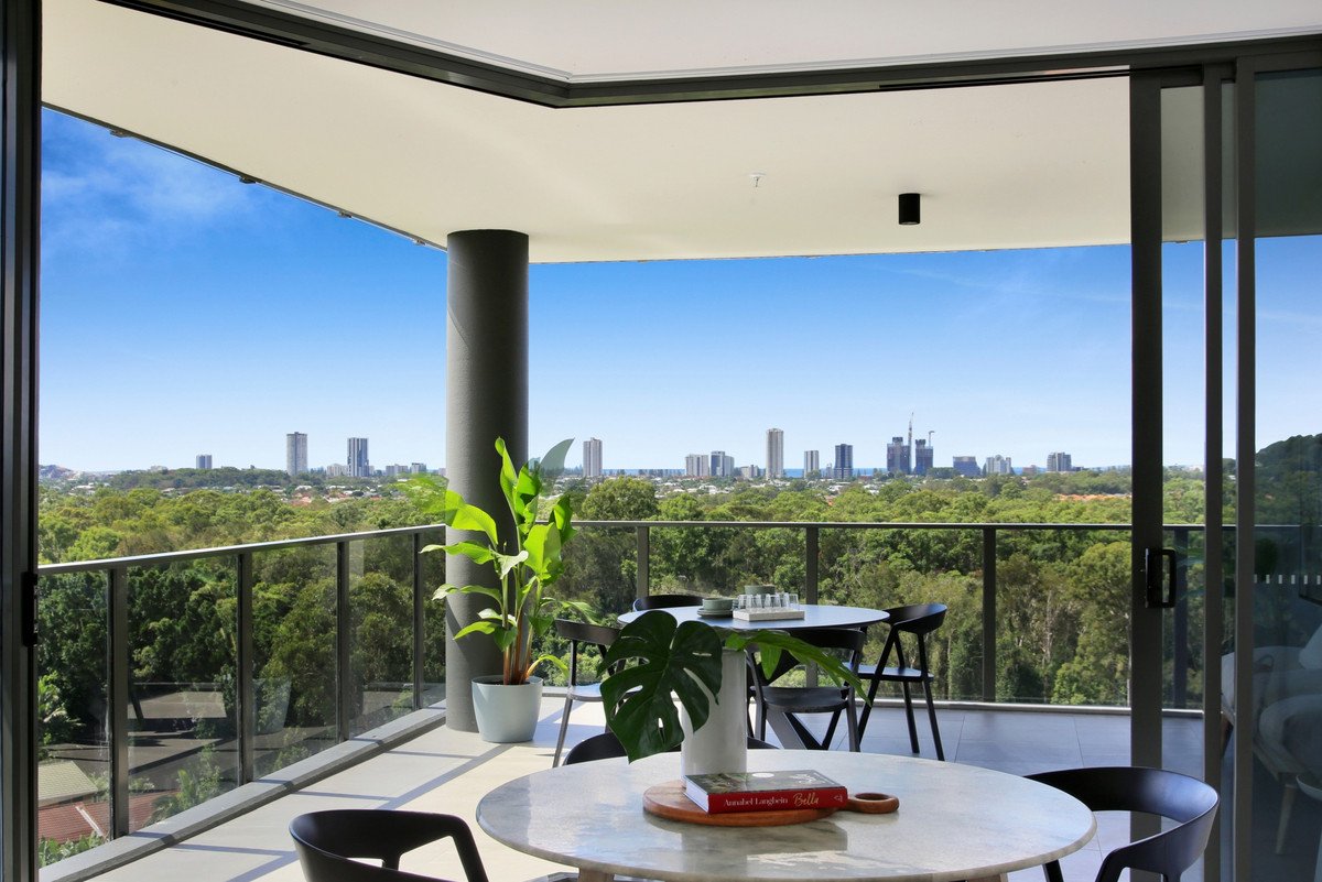 42/20 Executive Drive Burleigh Waters 13