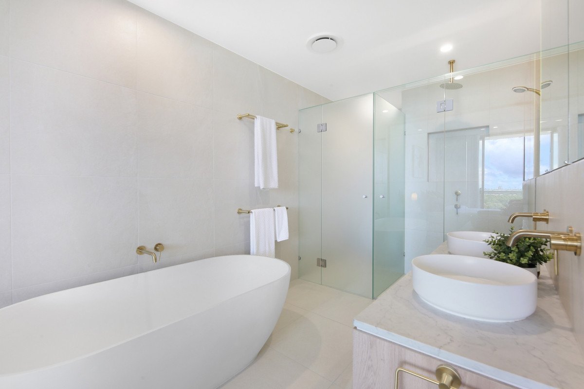 42/20 Executive Drive Burleigh Waters 20