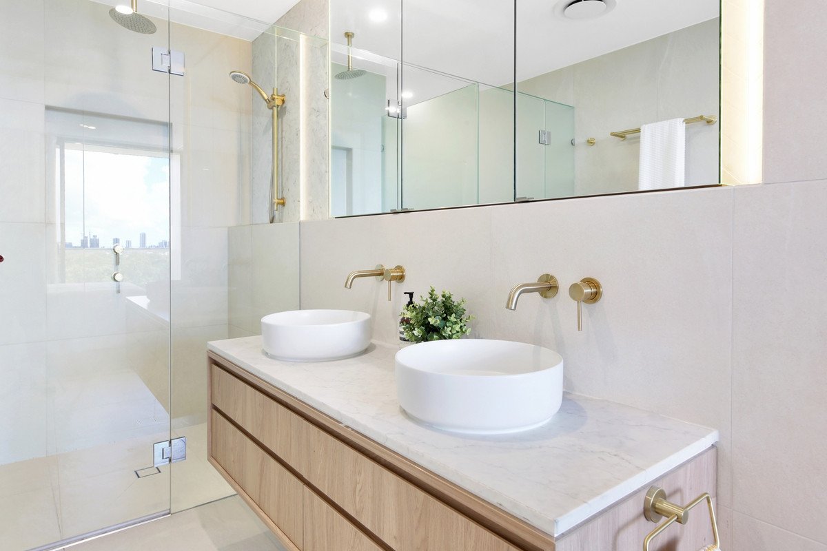 42/20 Executive Drive Burleigh Waters 21