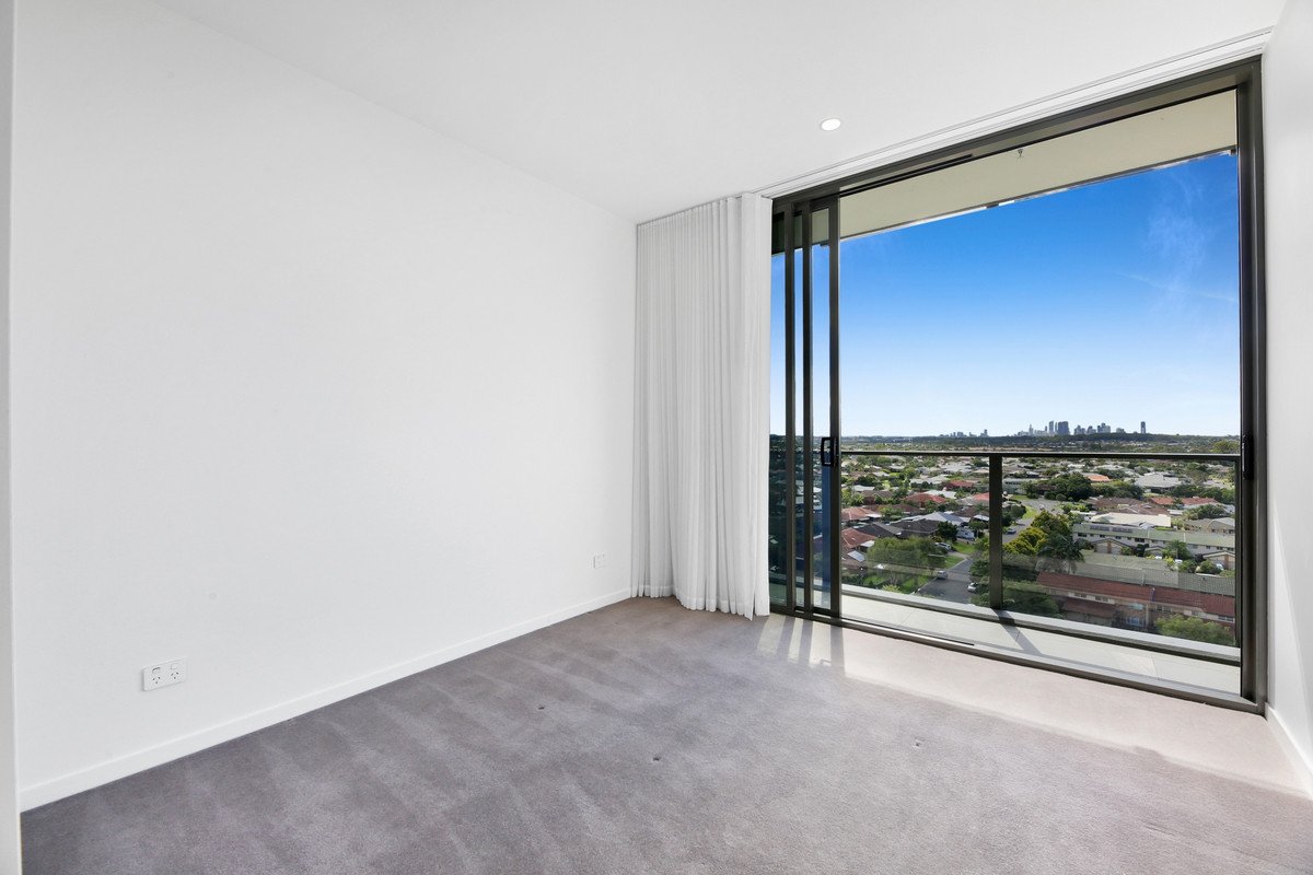 42/20 Executive Drive Burleigh Waters 22