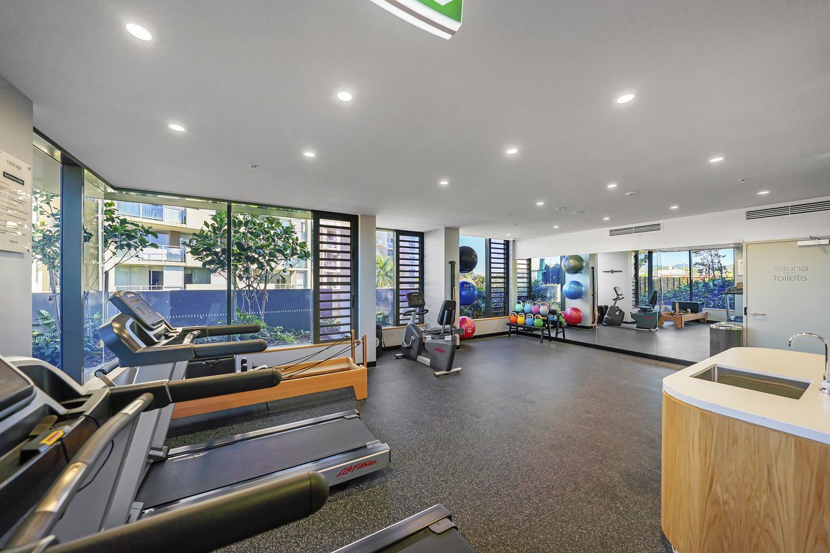 42/20 Executive Drive Burleigh Waters 28