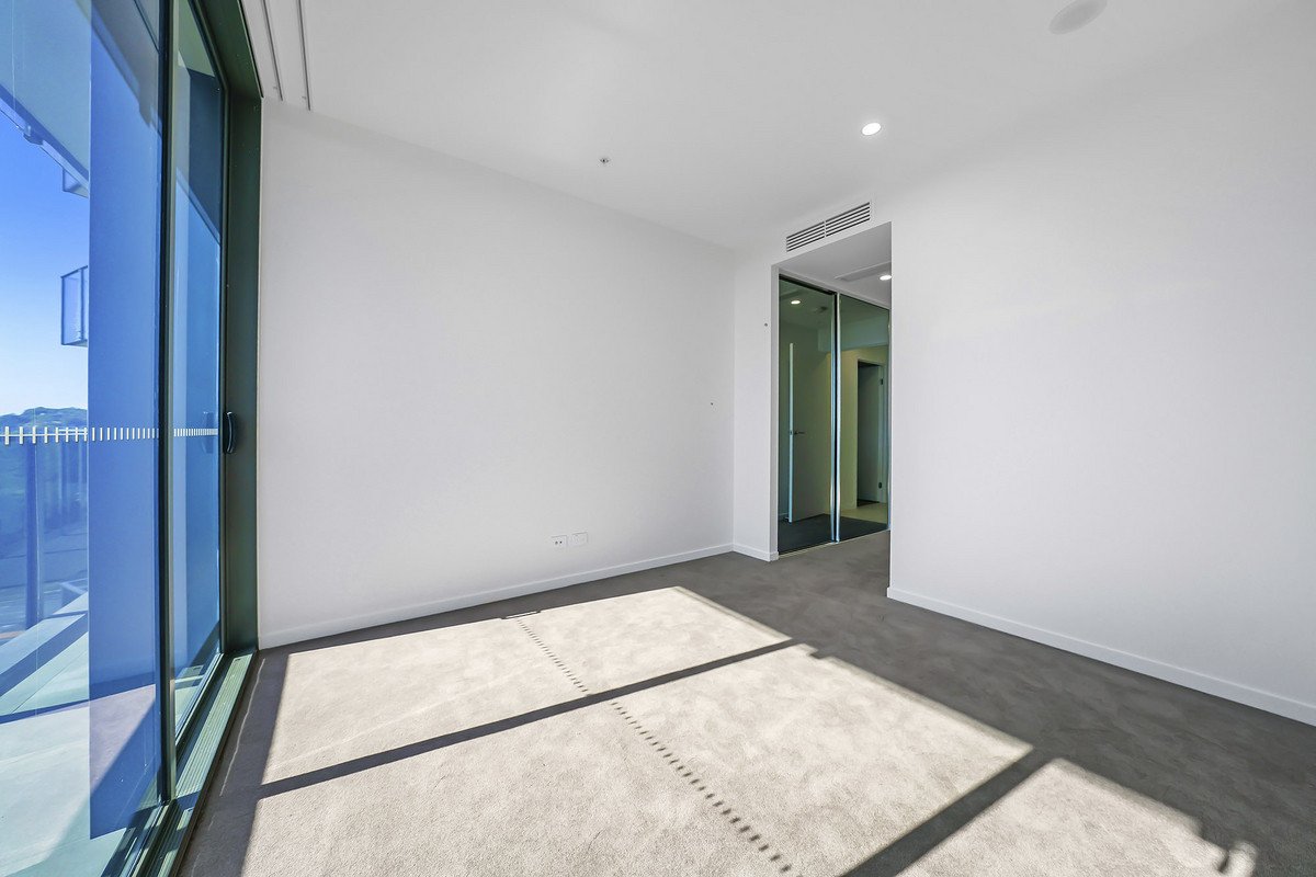 42/20 Executive Drive Burleigh Waters 12