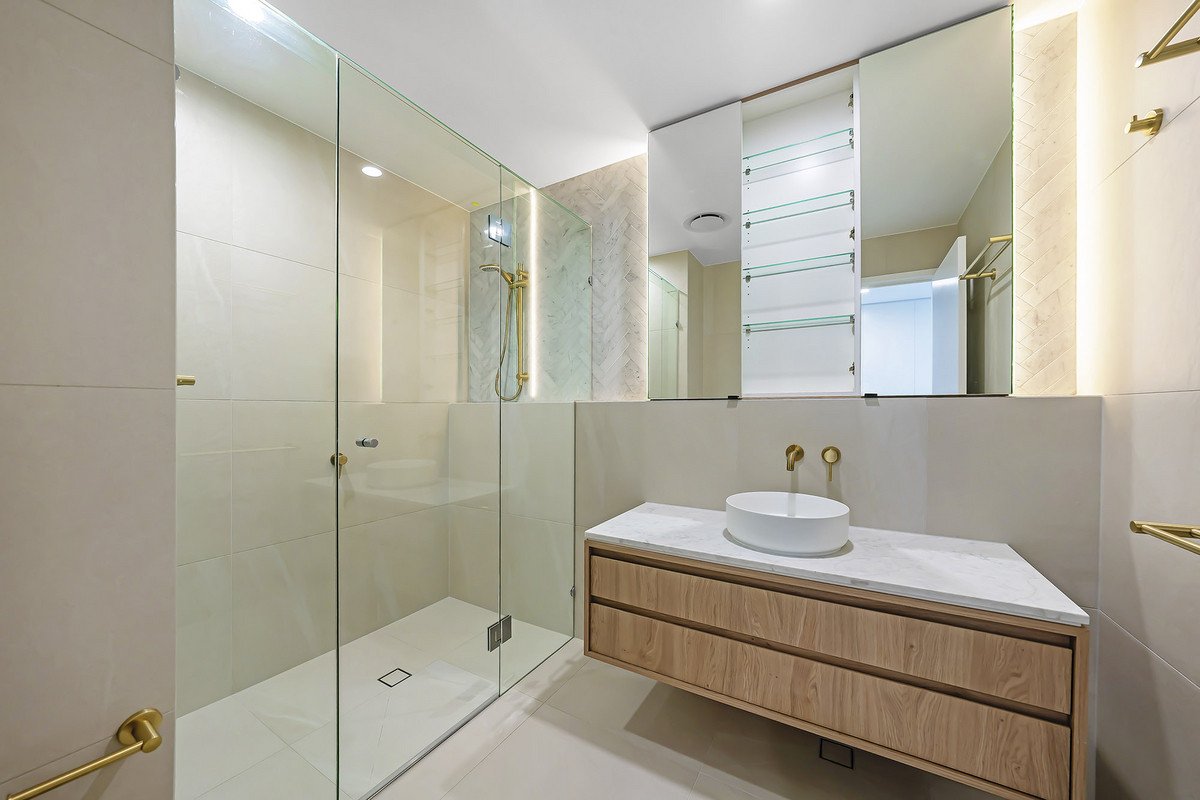 42/20 Executive Drive Burleigh Waters 13