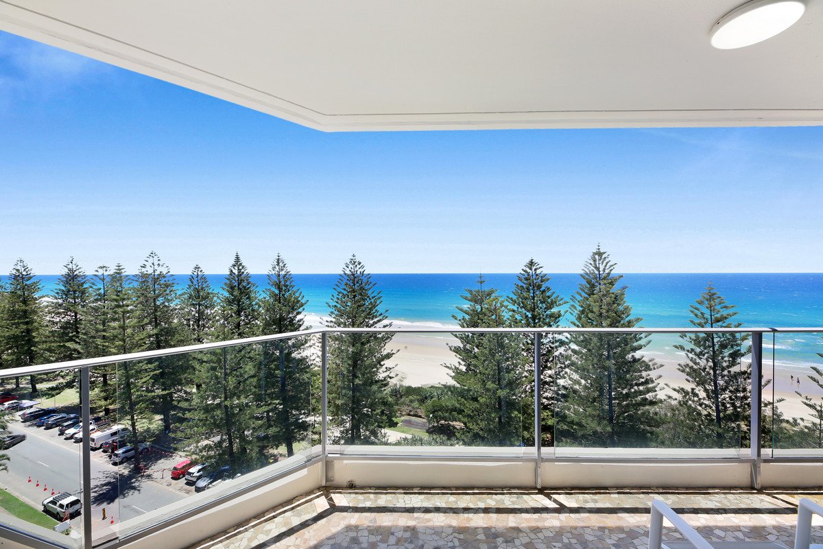 42/202 The Esplanade Burleigh Heads 3