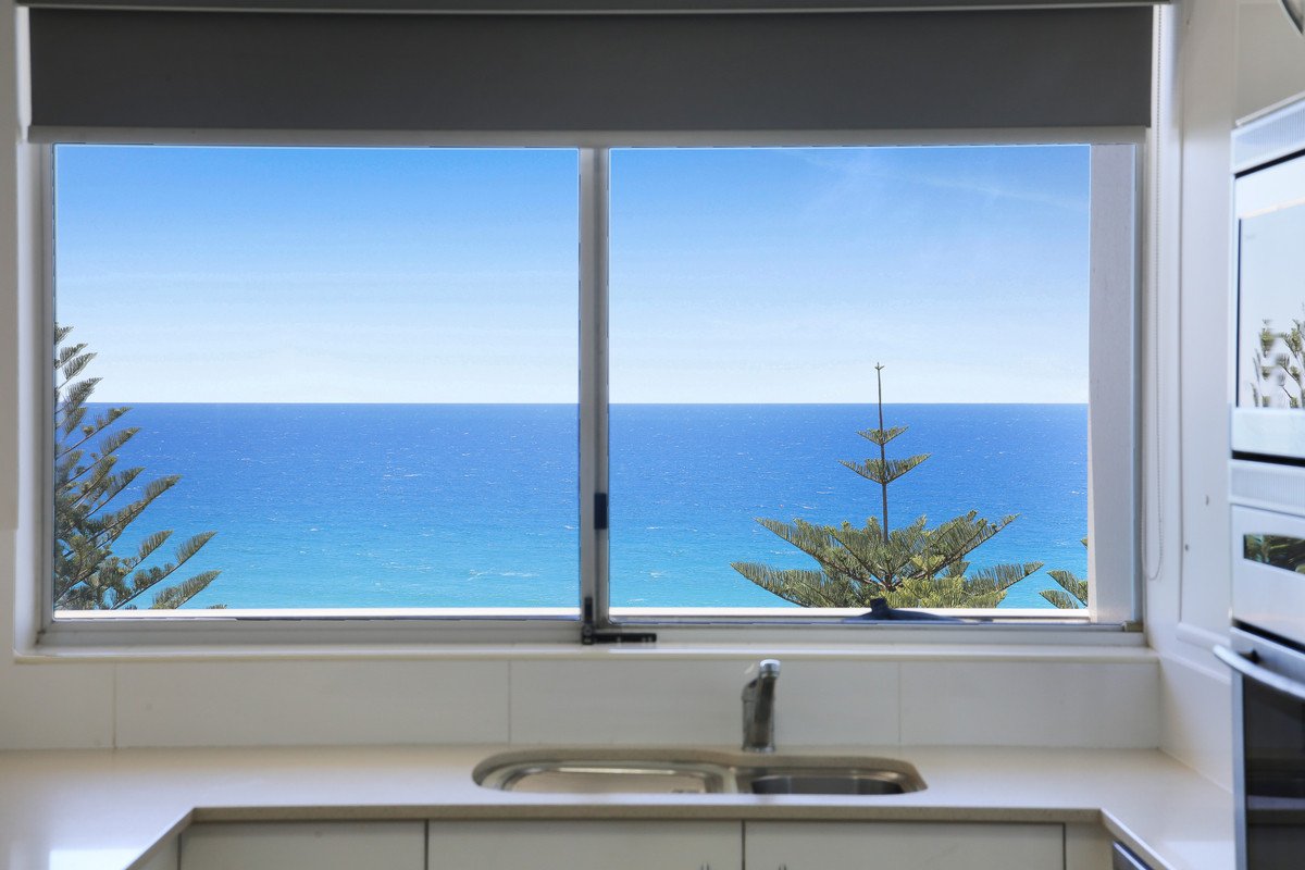 42/202 The Esplanade Burleigh Heads 12