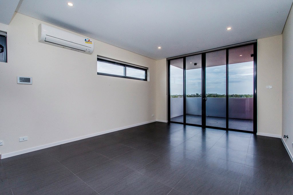 42/208 Great Western Highway KINGSWOOD 8