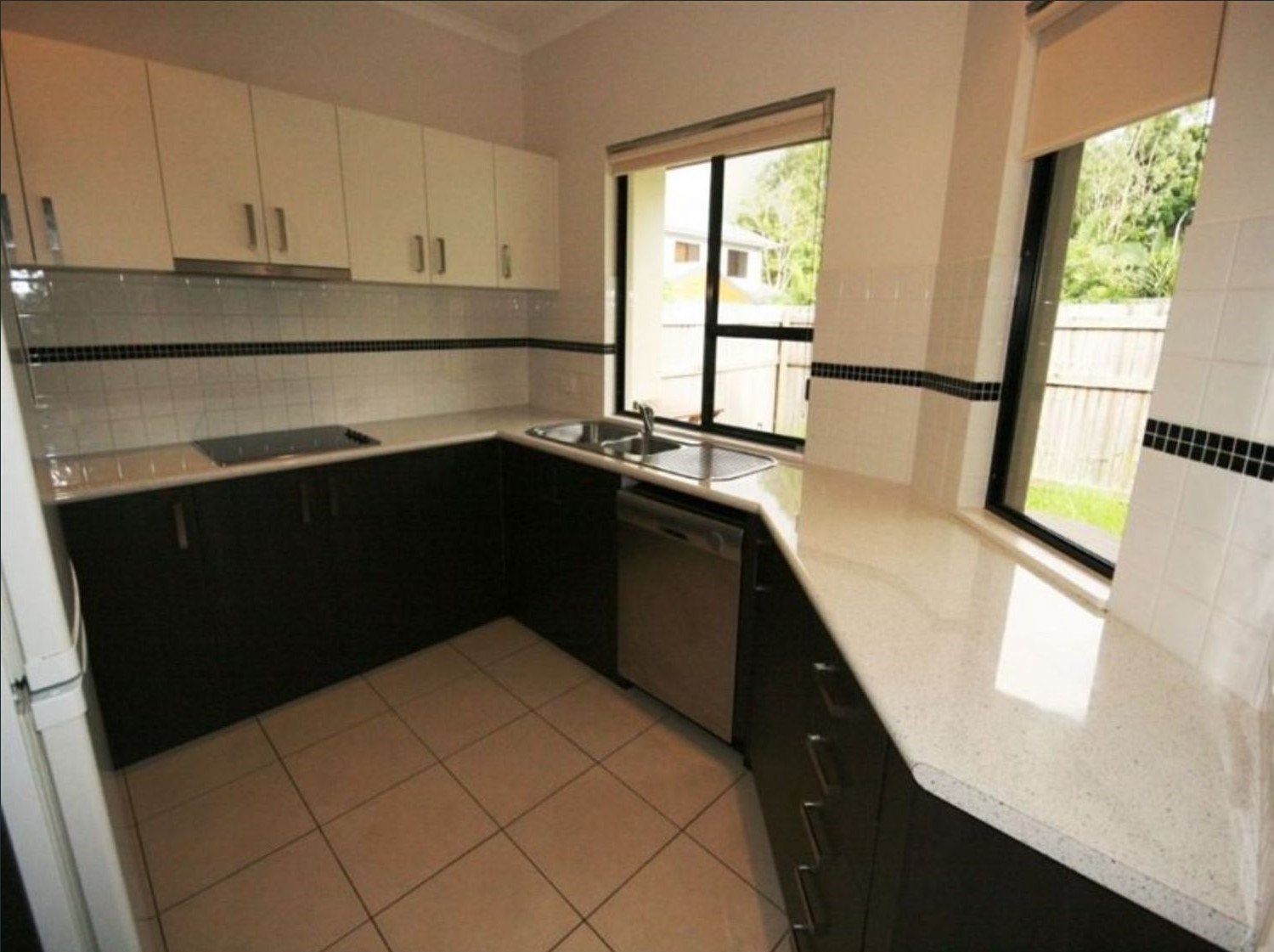 42/25 Abell Road CANNONVALE 2