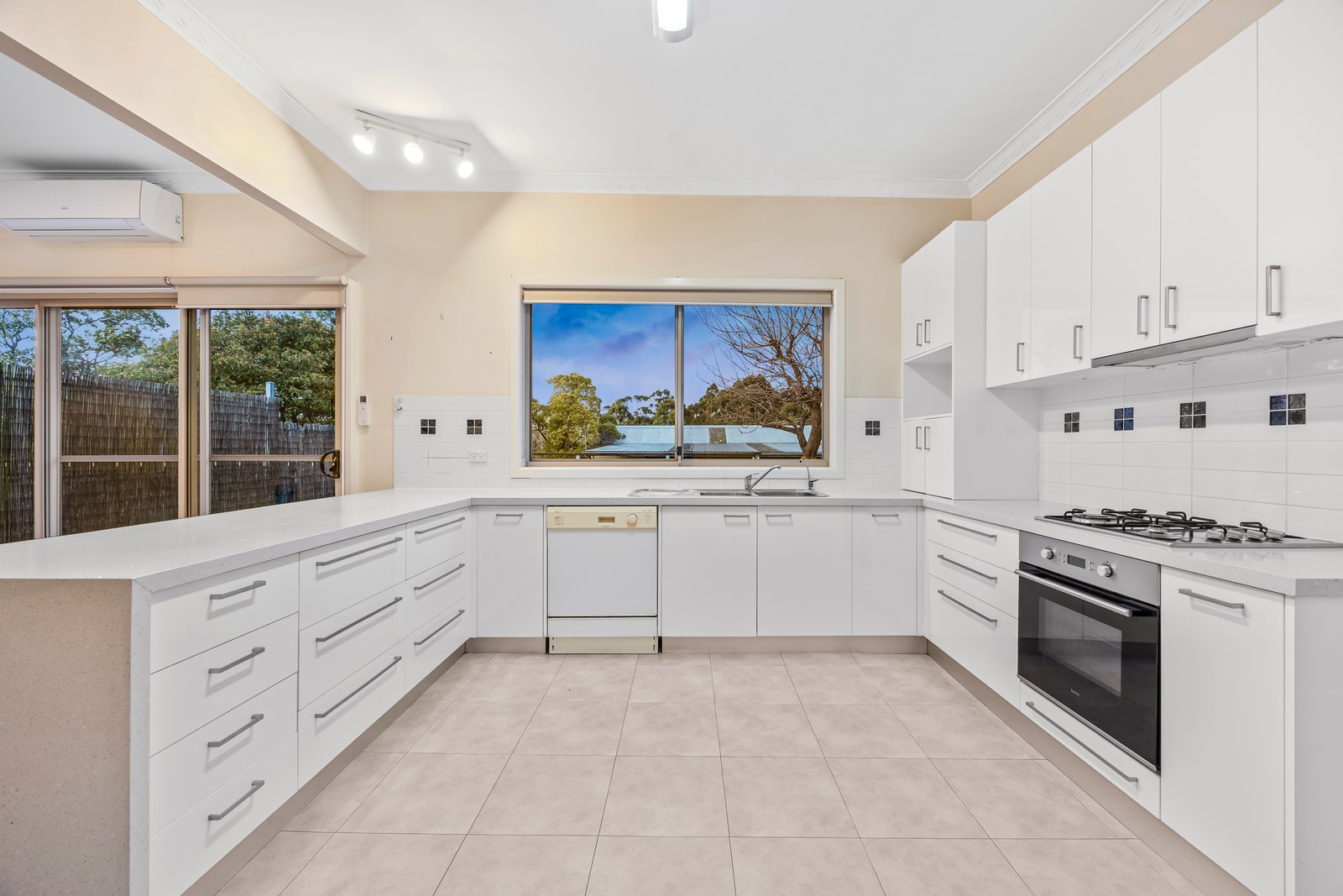 Gallery: 423 Cobden Street