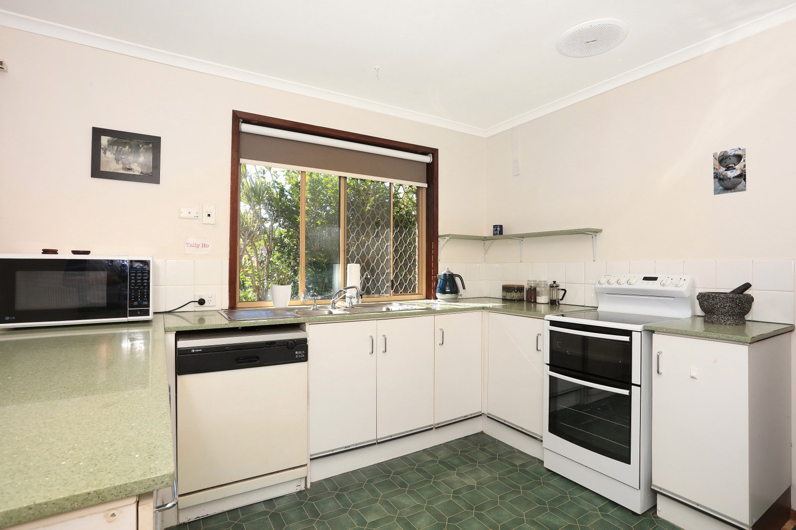 4/23 Galloway Drive ASHMORE 7