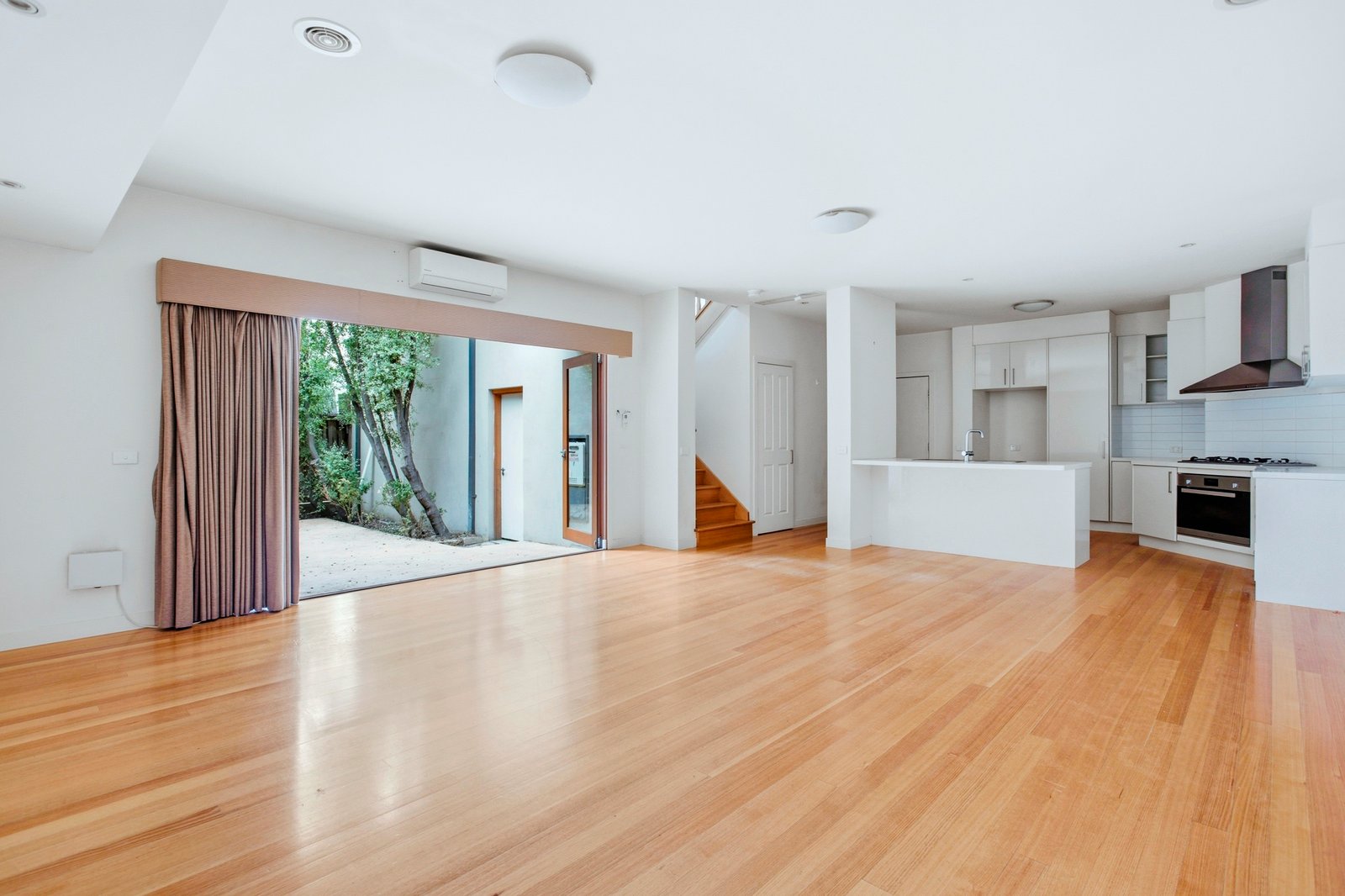 Gallery: 4/23 Kingsville Street