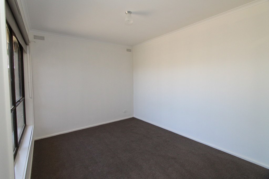 4/23 Longley Street ALFREDTON 11