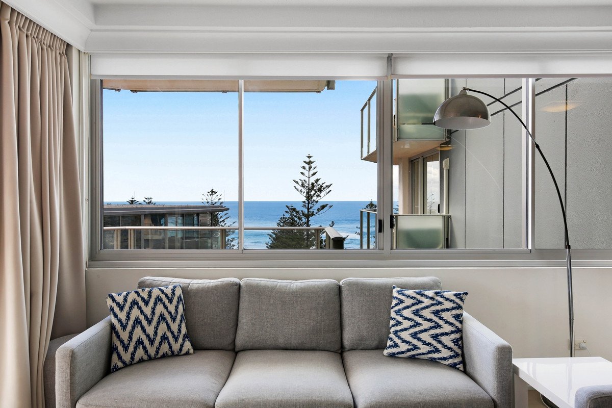 42/30-40 The Esplanade Burleigh Heads 12