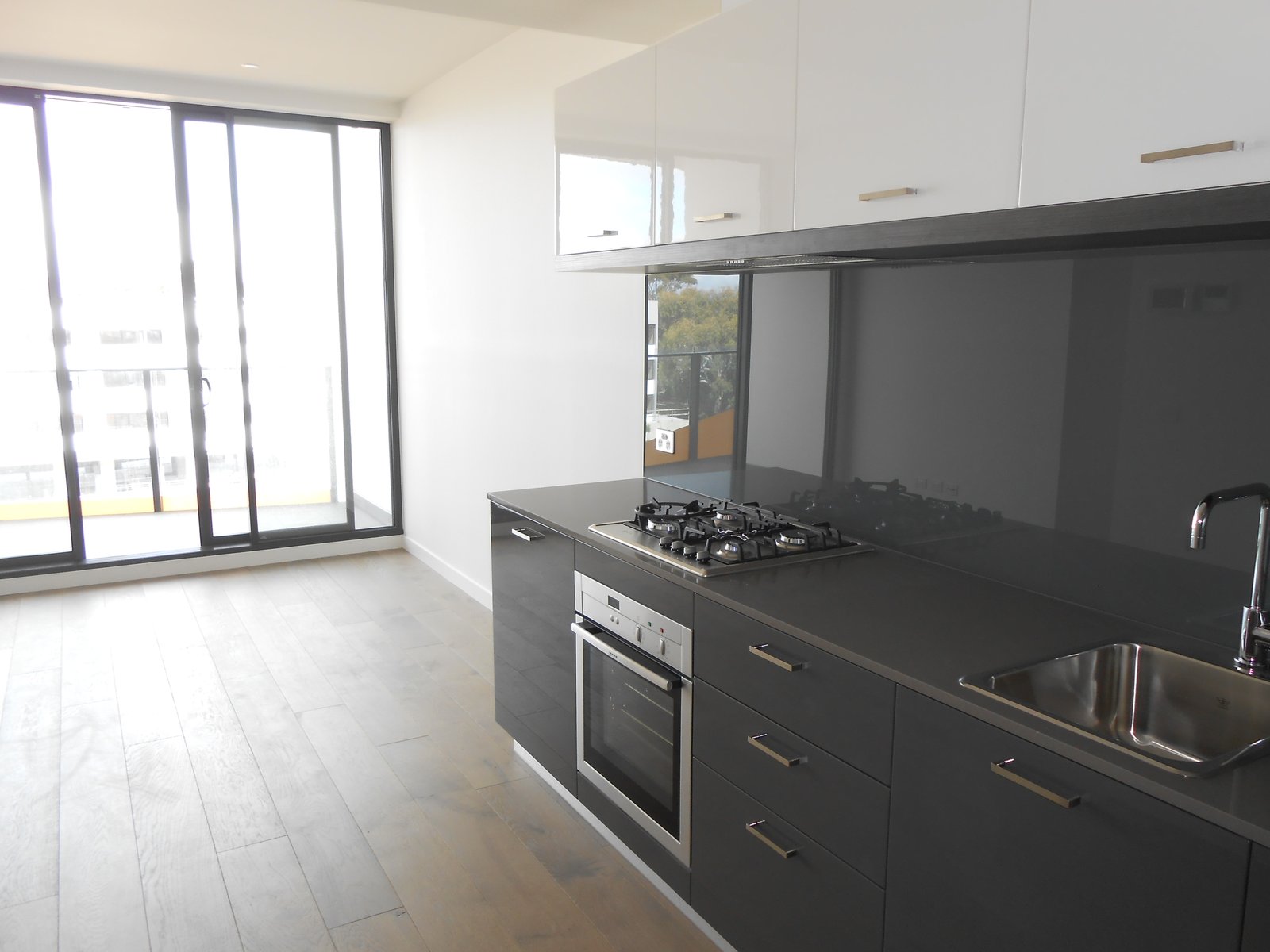 Gallery: 423/222 Bay Road