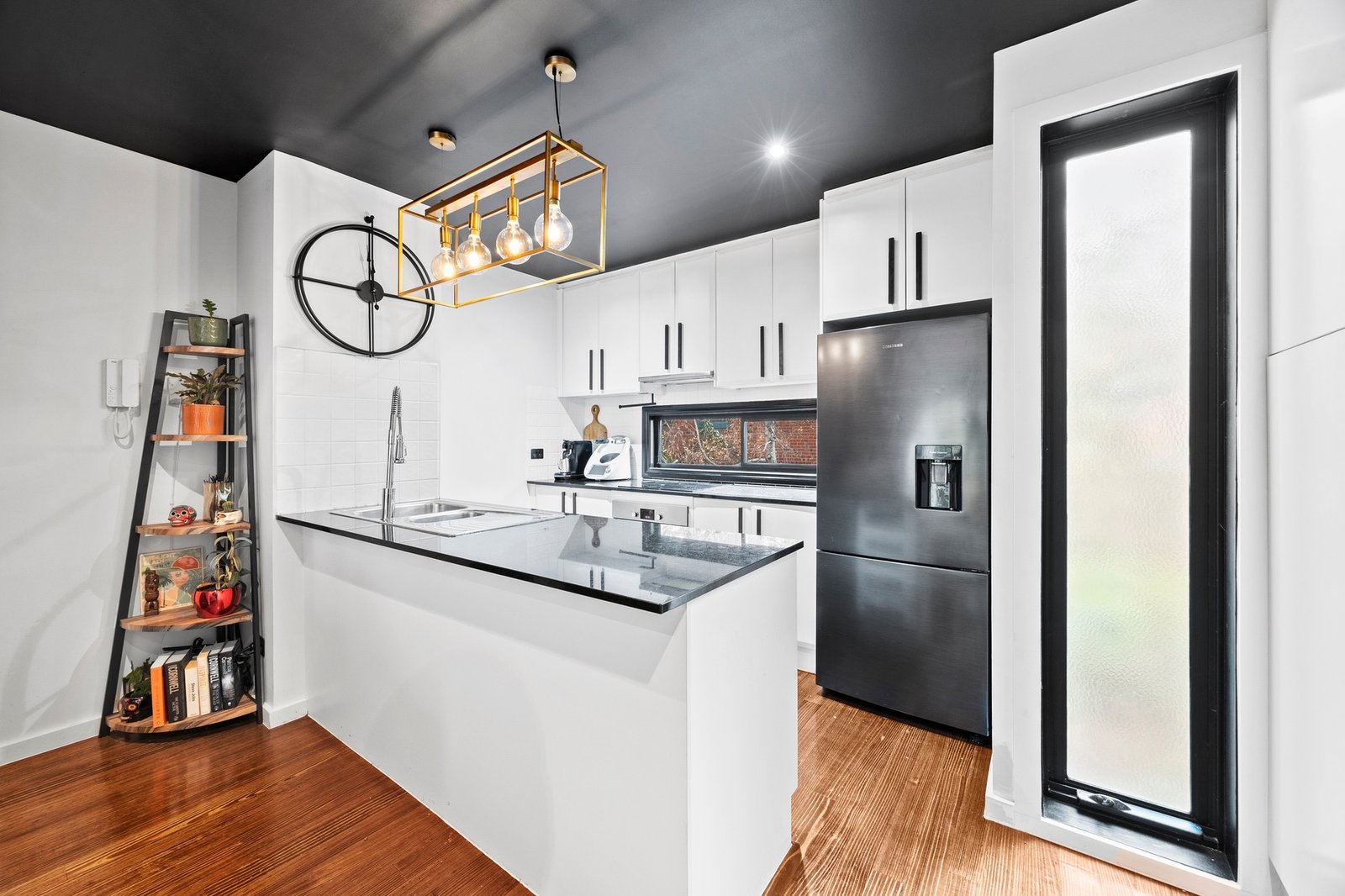 Gallery: 4/235 Dandenong Road