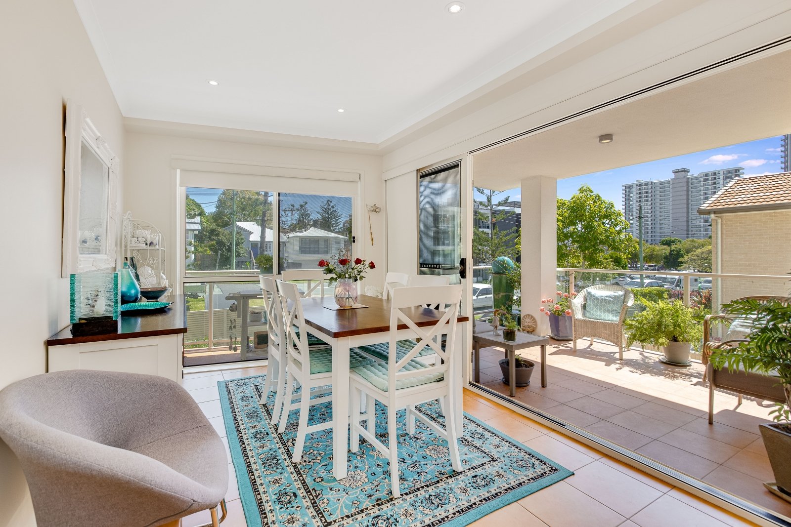 4/24-26 Dutton Street COOLANGATTA 2
