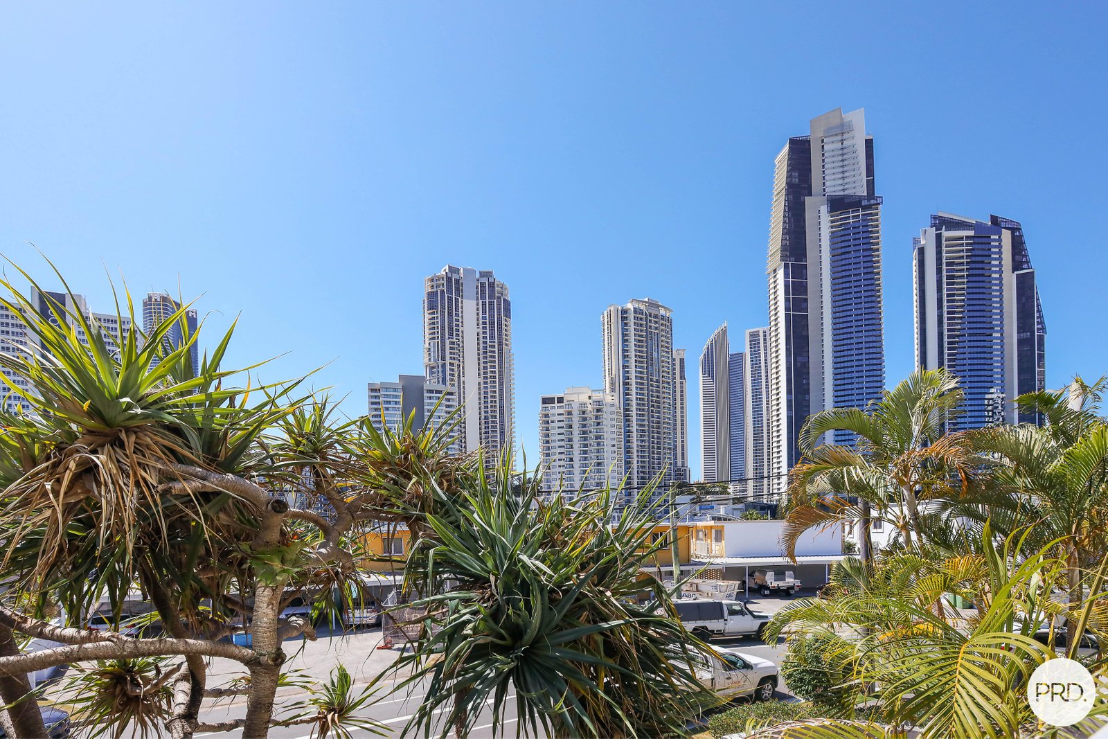 4/24-30 Tarcoola Crescent SURFERS PARADISE 2